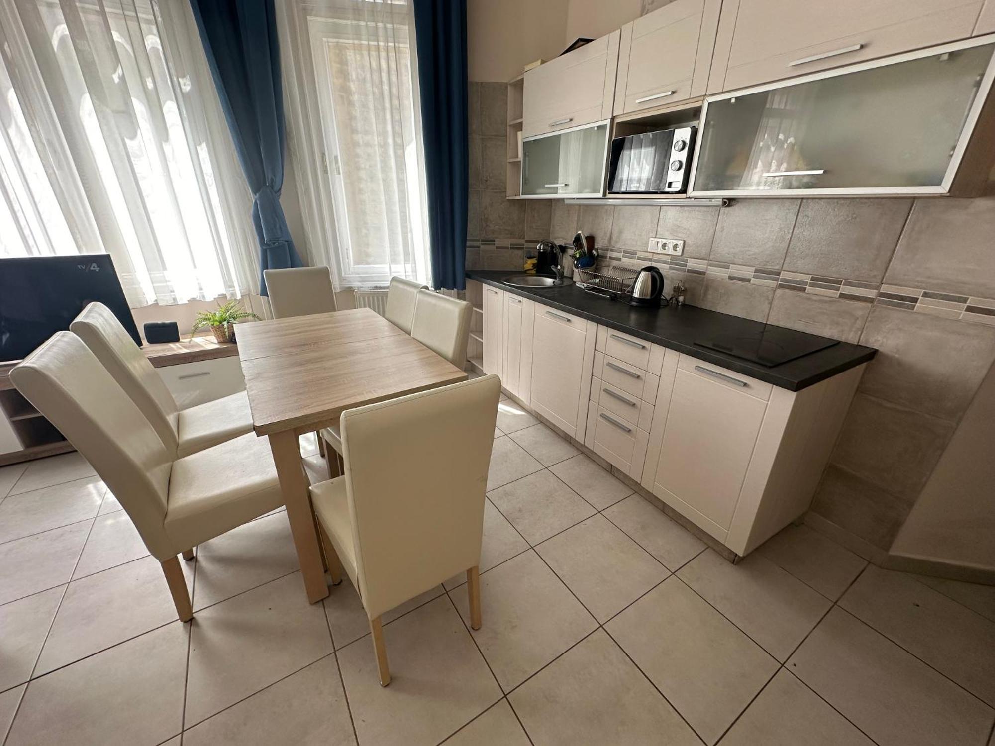 Bright Apartment In The Most Beautiful Street Of Budapest Vaci Street, Fashion Street Budapešť Exteriér fotografie